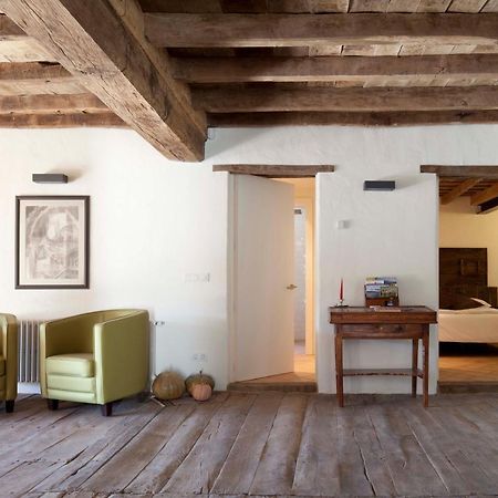 B&B La Rectoria De Sant Miquel De Pineda Sant Felíu de Pallarols Exteriör bild